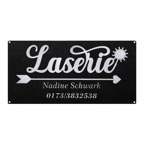 Pulverbeschichtetes Schild mit Gravur